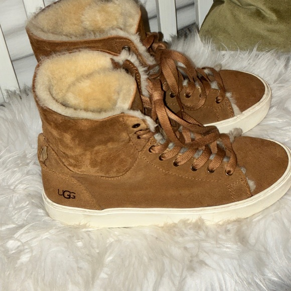 UGG Women's Beven Suede Boots Sz 8 - Picture 7 of 14